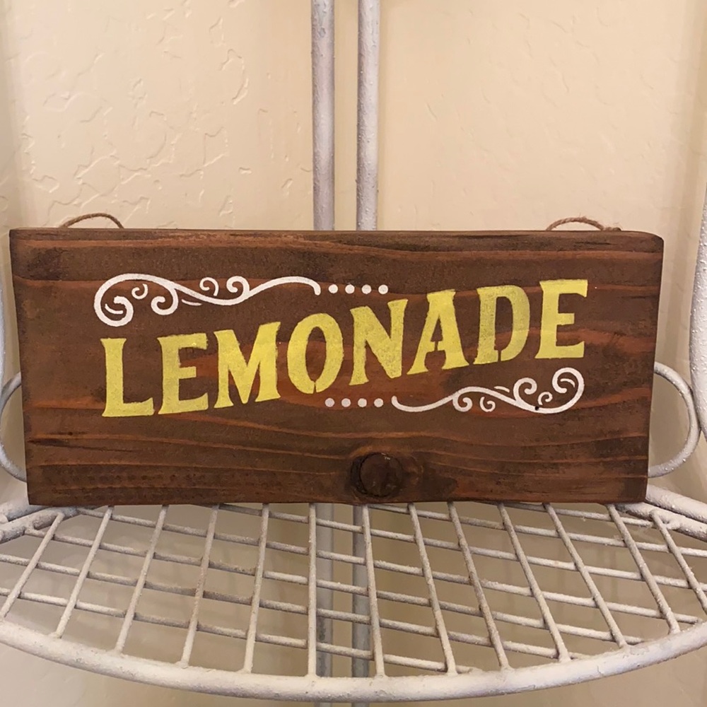 Wooden sign 🍋🍋